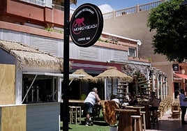 Terraza del nuevo restaurante en la zona de La Carihuela.