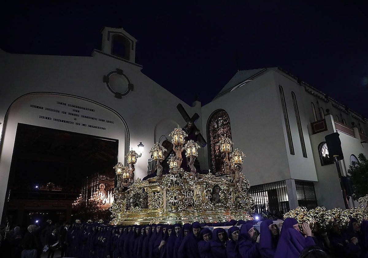 Salida del Dulce Nombre de Jesús Nazareno del Paso.