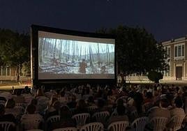 La plaza de la antigua Tabacalera volverá a acoger proyecciones.