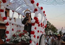 La romería de San Antonio marca el inicio del verano en Torrox Pueblo.