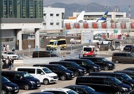 Zona de aparcamiento para profesionales del aeropuerto de Málaga.