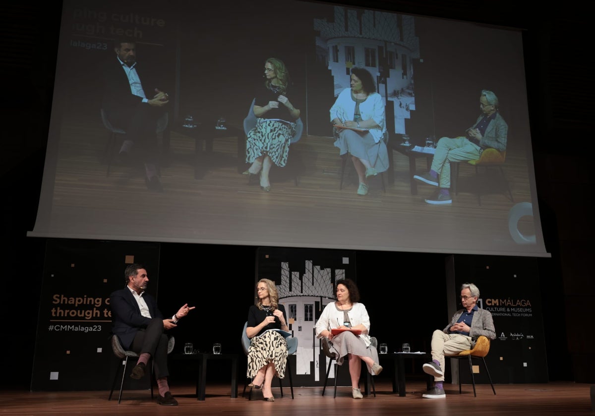 José María Luna, Nuria Rodríguez Ortega, Violette Andres y Emmanuel Guigon en el panel inaugural.