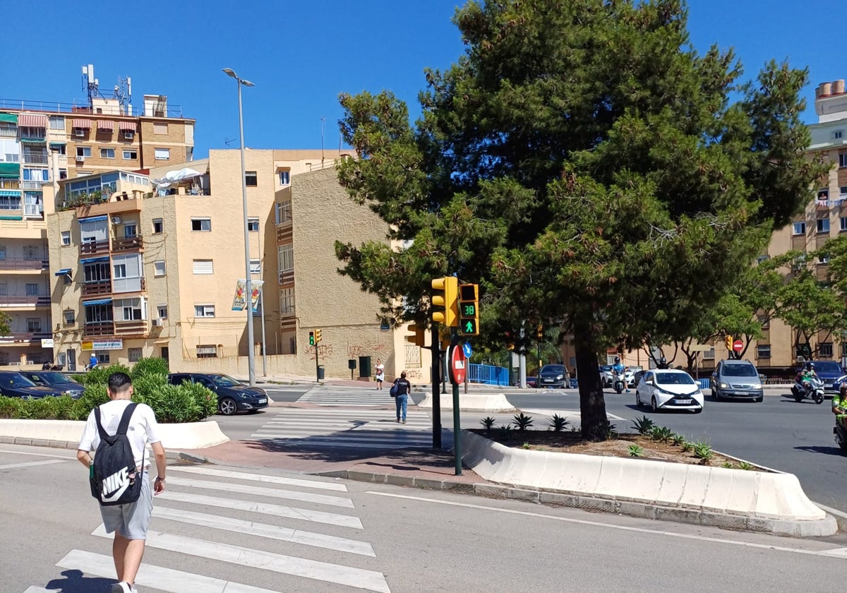 El tiempo del semáforo peatonal , insuficiente para algunos ciudadanos.