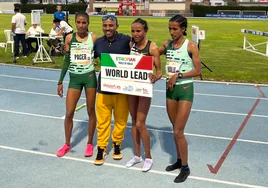 La atleta etíope Gudalf Tsegay, este viernes en el estadio nerjeño tras conseguir el triunfo.