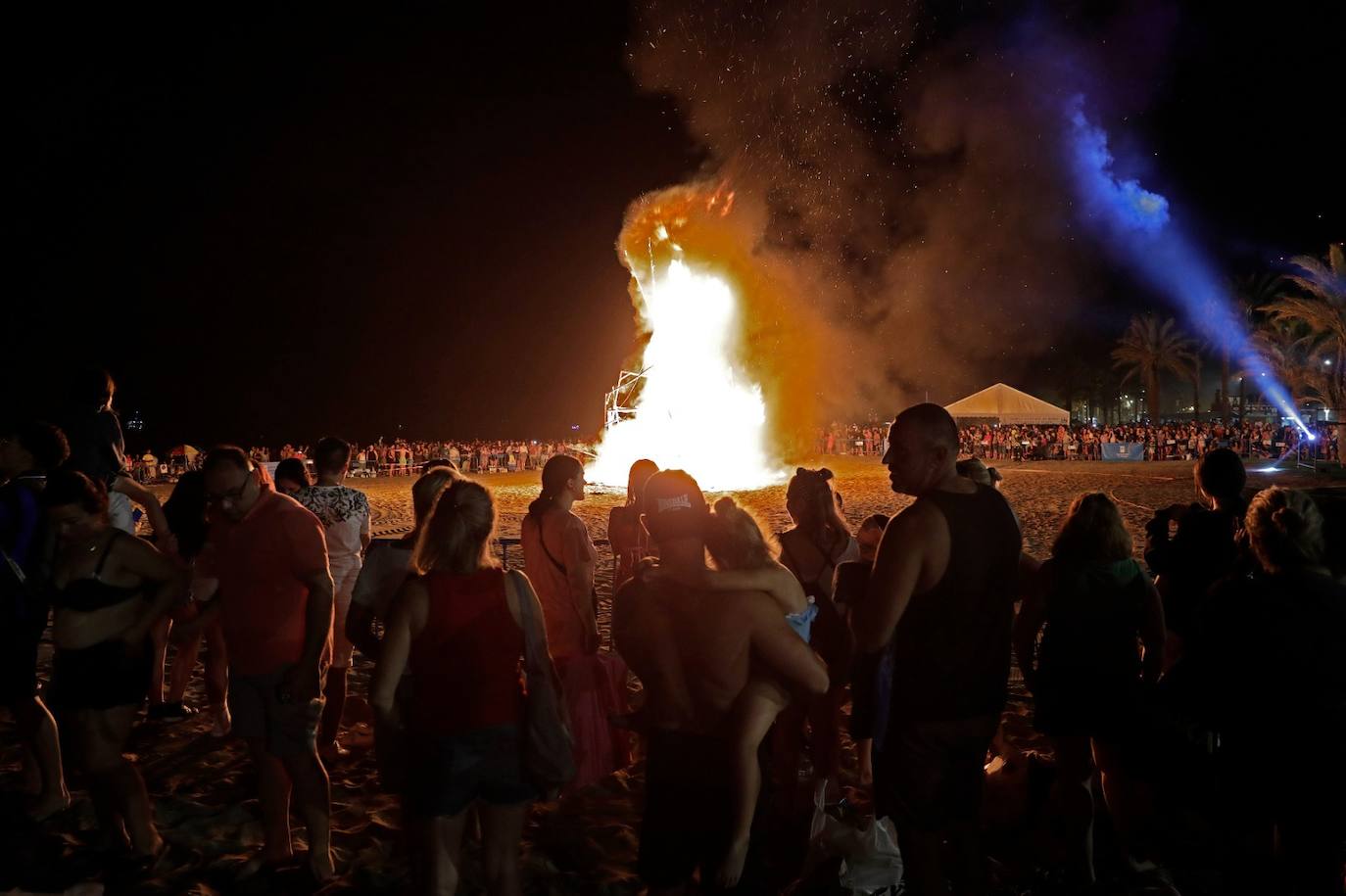 Quema del júa y espectáculo de fuegos artificiales en La Misericordia