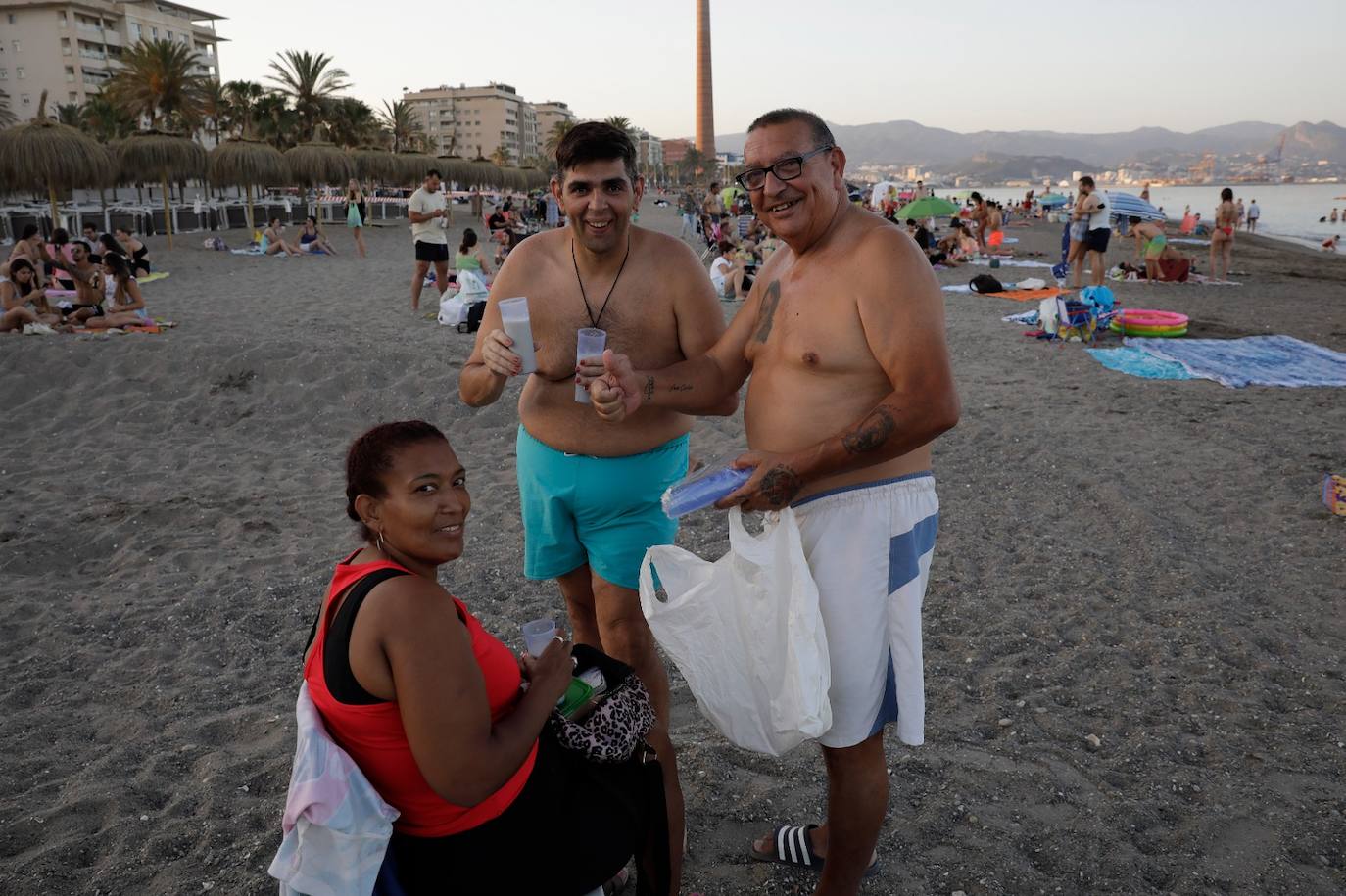 Aspecto de la playa de La Misericordia en la noche de San Juan 2023