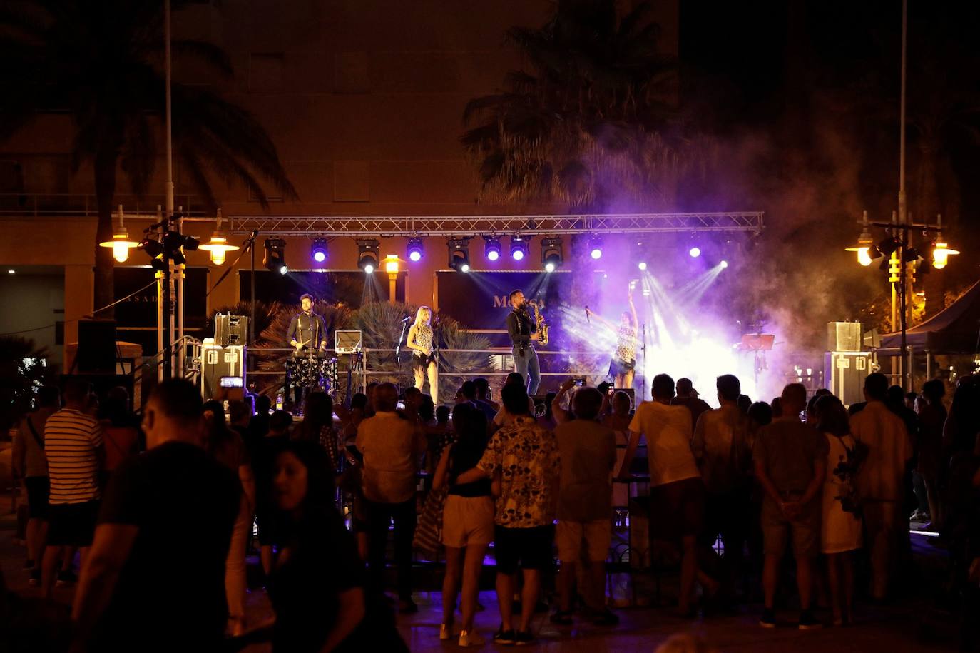 Aspecto de la playa de La Misericordia en la noche de San Juan 2023