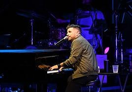 Pablo López, durante su concierto anoche en Starlite Occident.