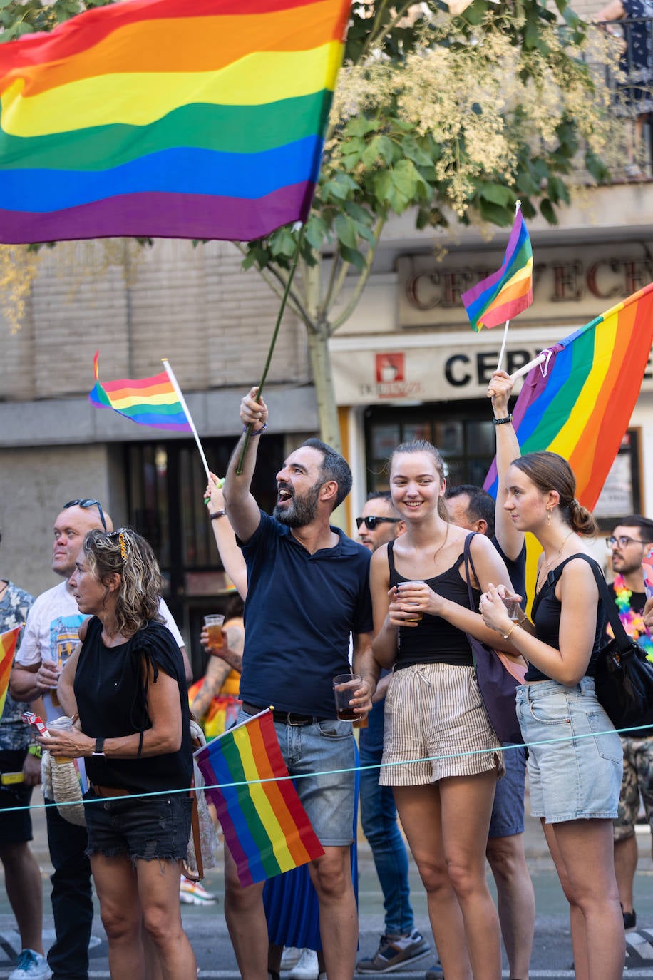 La celebración del día grande del Orgullo de Sevilla, en imágenes