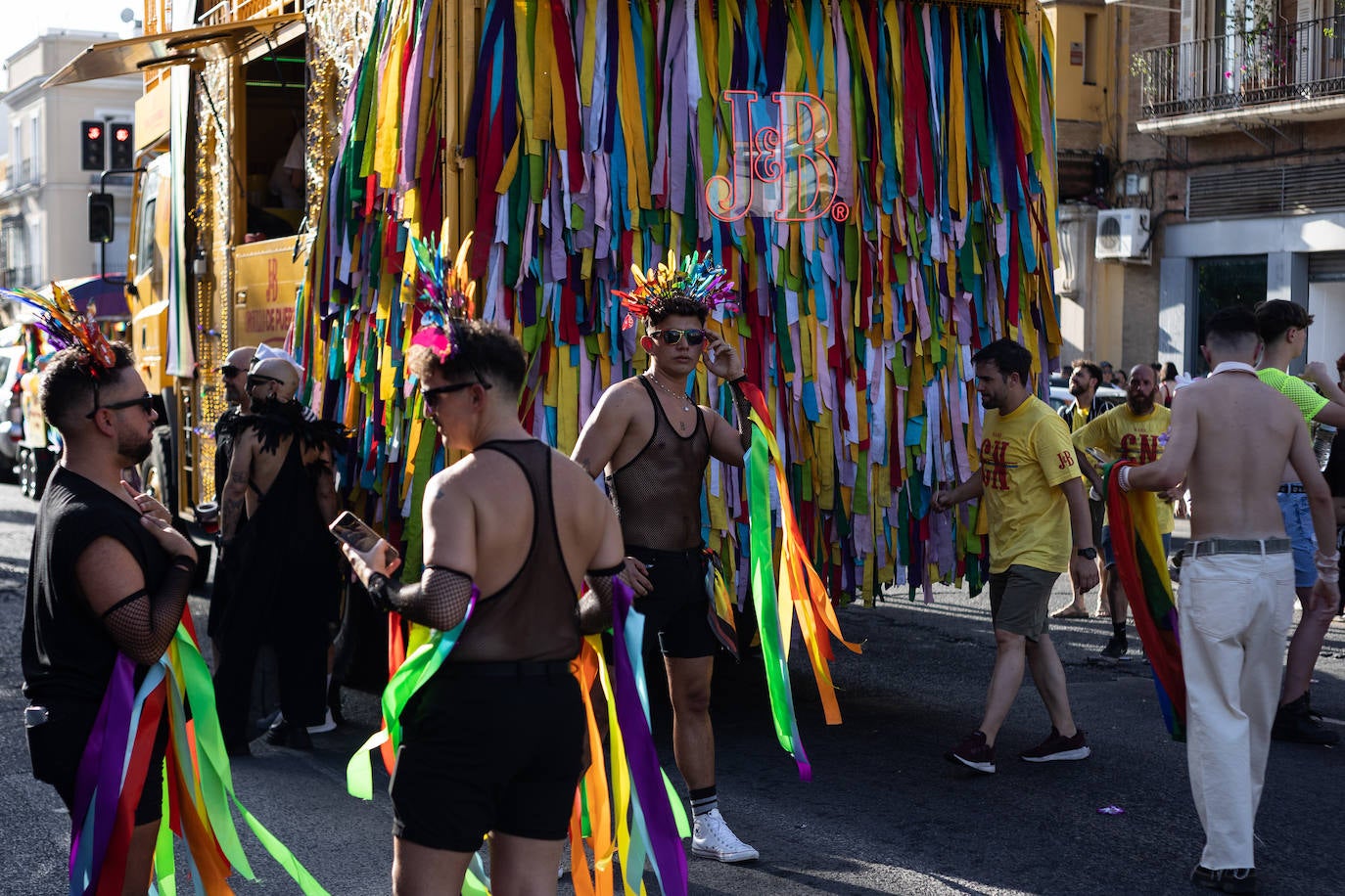 La celebración del día grande del Orgullo de Sevilla, en imágenes