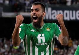 Borja Iglesias, jugador del Betis, durante un partido.