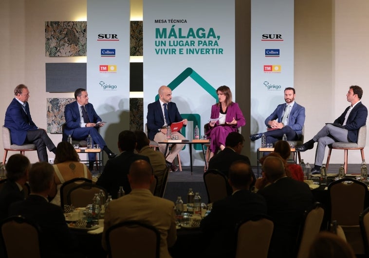 Ponentes en un momento de la mesa técnica sobre urbanismo celebrada hoy en Málaga.