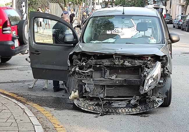 Imagen del otro coche implicado en el accidente de este jueves.