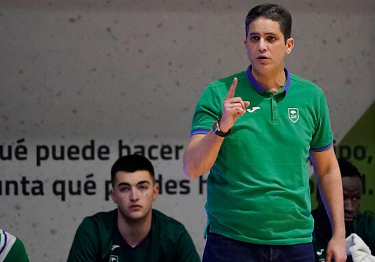 Antonio Herrera, durante un partido del Unicaja de la Liga EBA.