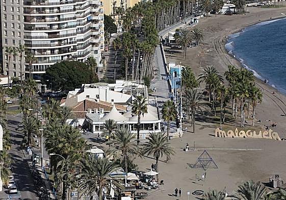 El restaurante Antonio Martín quintuplica la superficie permitida por Costas.