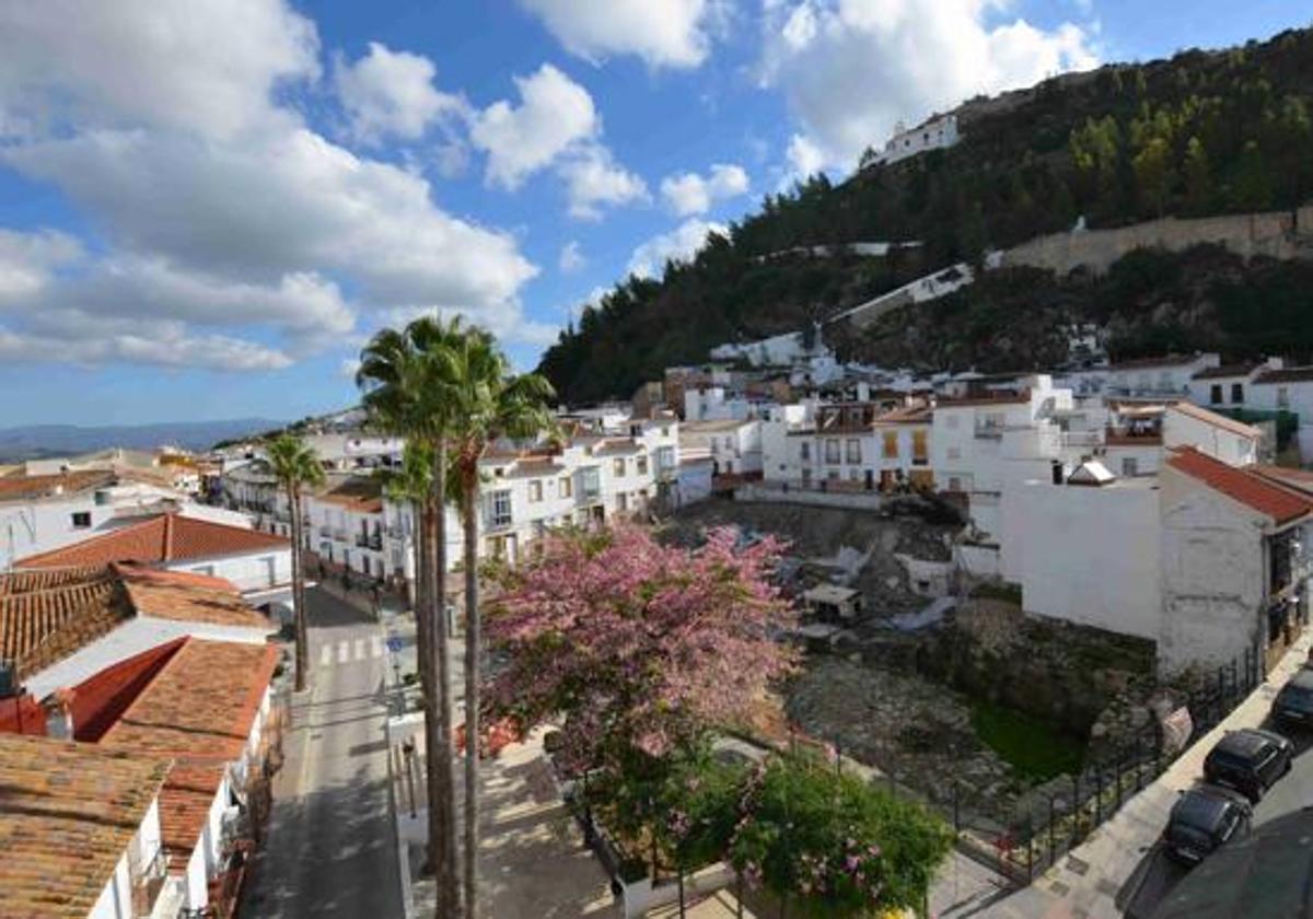 Cártama prohíbe el uso de agua potable para el llenado de piscinas, riego de jardines y lavado de coches