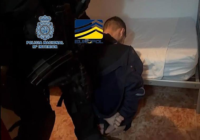 La operación policial se salta con un total de 15 arrestados