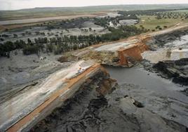 Rotura de la balsa de residuos tóxicos de la mina de Aznalcóllar en 1998