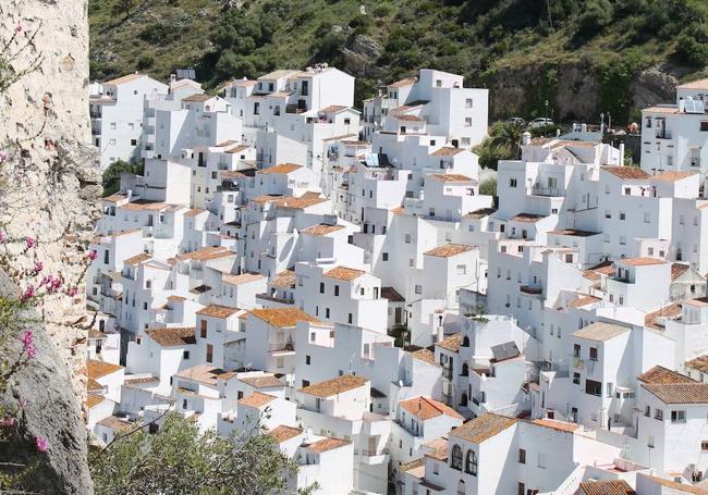 Casares y su conjunto de casas blancas