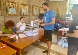 Las votaciones han sido este jueves en dos colegios electorales.