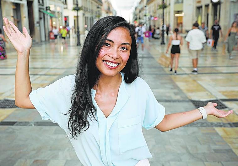 Nesh posa en calle Larios de la capital malagueña.