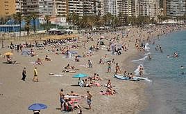 Muere un joven de 30 años en la playa de La Malagueta