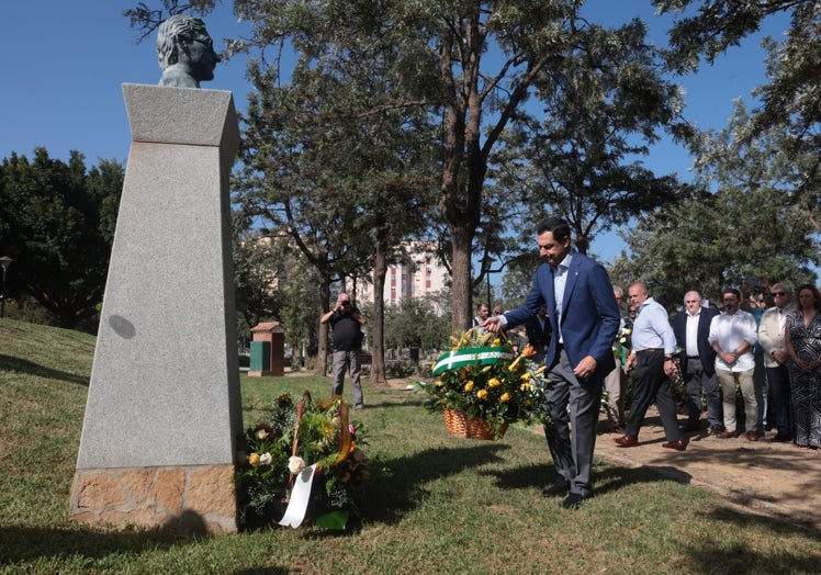 Moreno, durante la ofrenda florla.