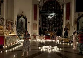 Ocho iglesias han abierto con la luz de las velas como guía de visita. En la foto, Santa Eufemia.