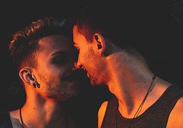 Los mitos del amor romántico en el colectivo LGTBI, un TFG sobre el colectivo: «Siempre se habla desde lo cis hetero normativo»