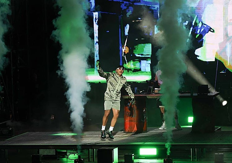 Imagen principal - Marenostrum se pone verde para bailar con Feid