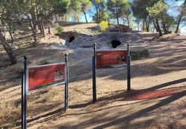 A través de un sendero cómodo se puede acceder a los siete hitos funerarios de este conjunto.