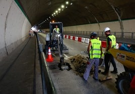 Los primeros trabajos han comenzado este lunes en el túnel.