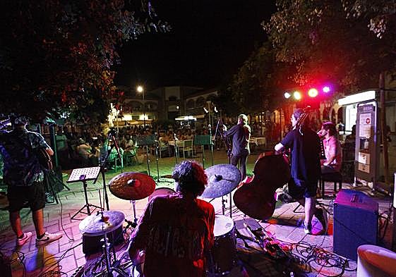 La plaza de San Francisco abrió la edición de este año del 'Nájera Jazz'