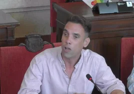 El socialista Pablo Orellana, visiblemente emocionado contó la tesitura del colectivo LGTBI y la suya personal ante los acosos y agresiones.