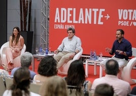 Mari Nieves Ramírez, José Luis Escrivá y Daniel Pérez, en el acto de cierre de campaña.