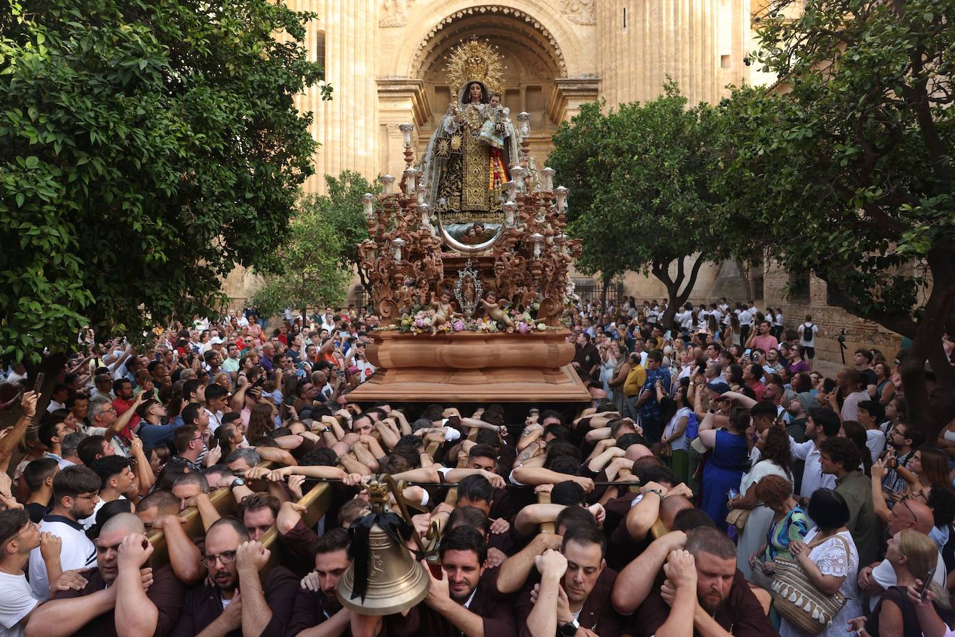 Procesión del Carmen Coronada