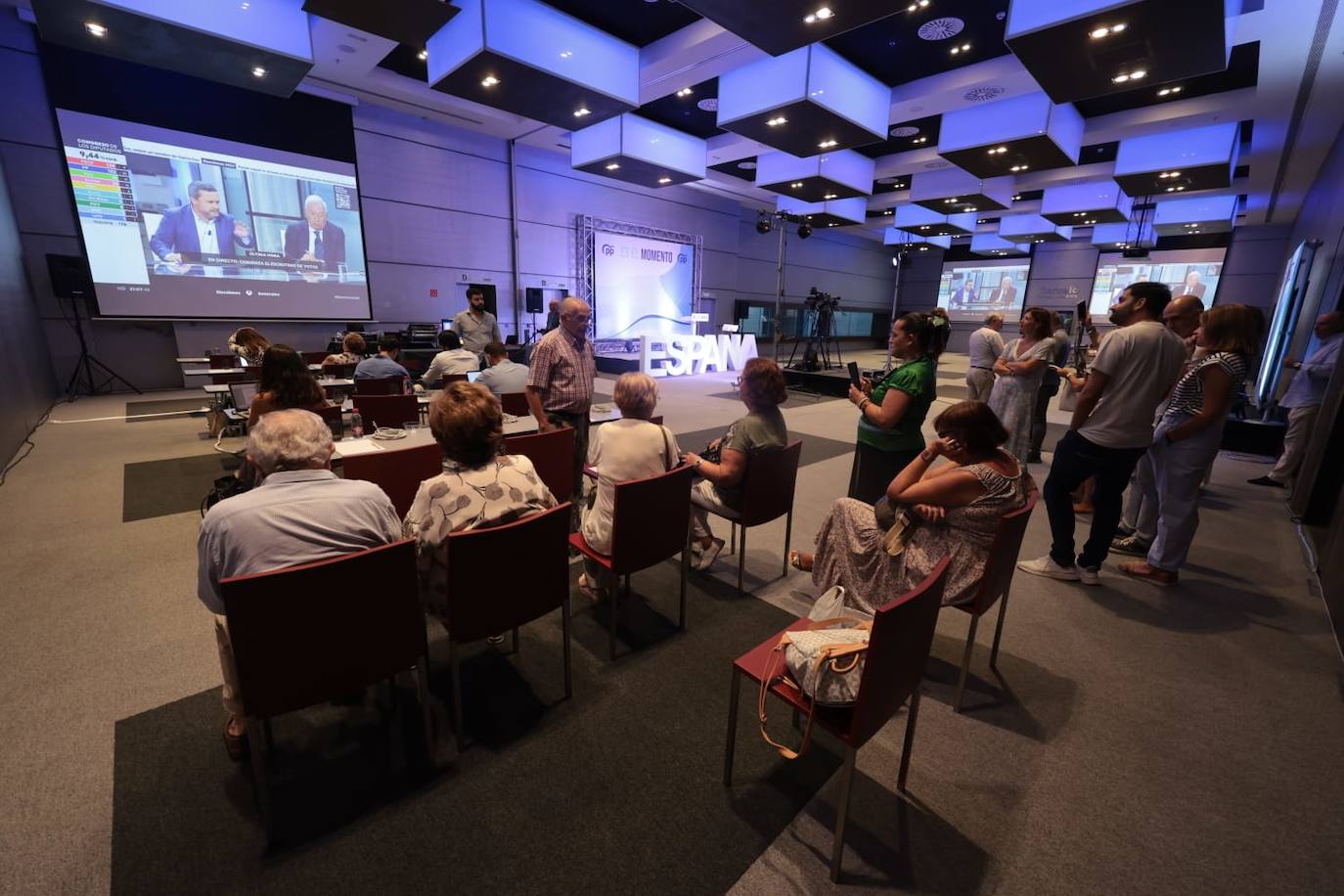 Sede del PP en Málaga durante el escrutinio