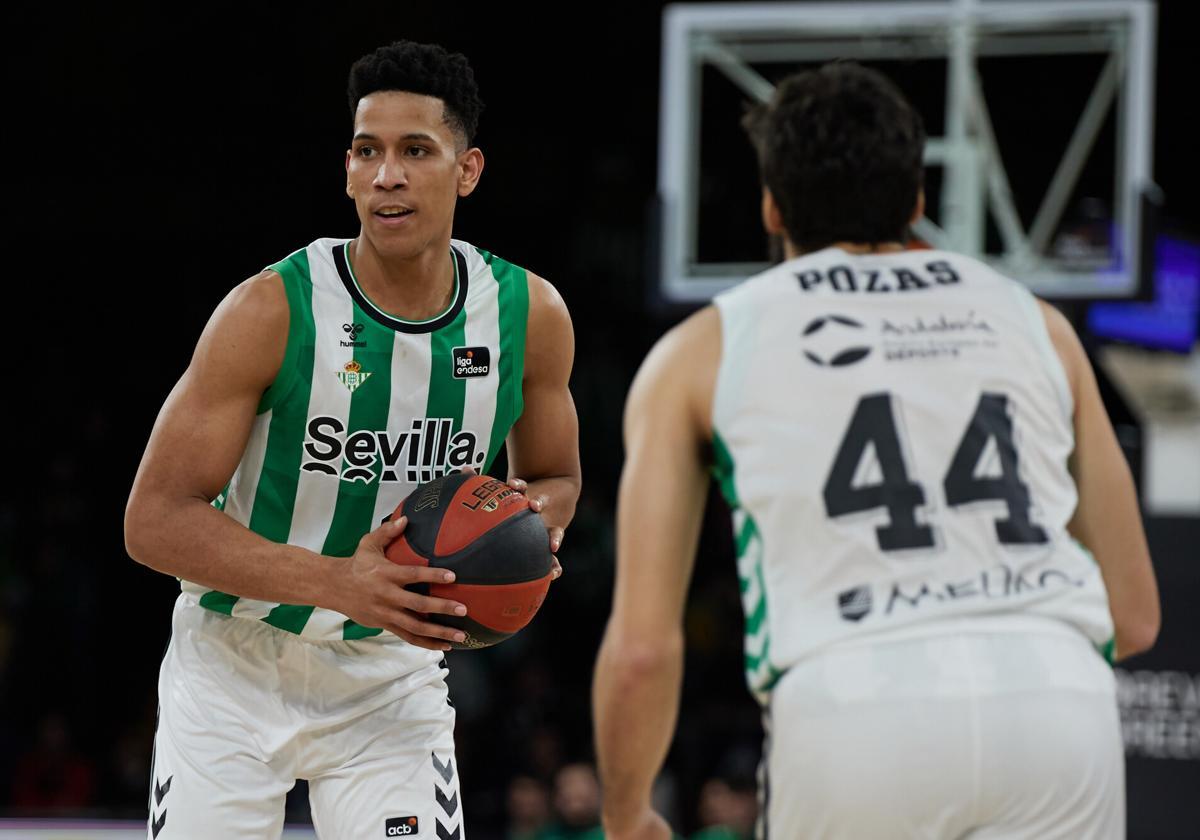 Tyson Pérez, en un partido con el Betis.