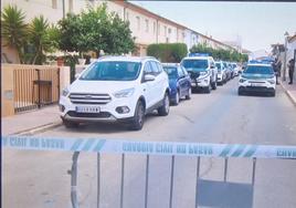 Agentes de la Guardia Civil, en la reconstrucción realizada el viernes.