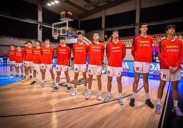 Los jugadores de la selección española en el Europeo sub-18.