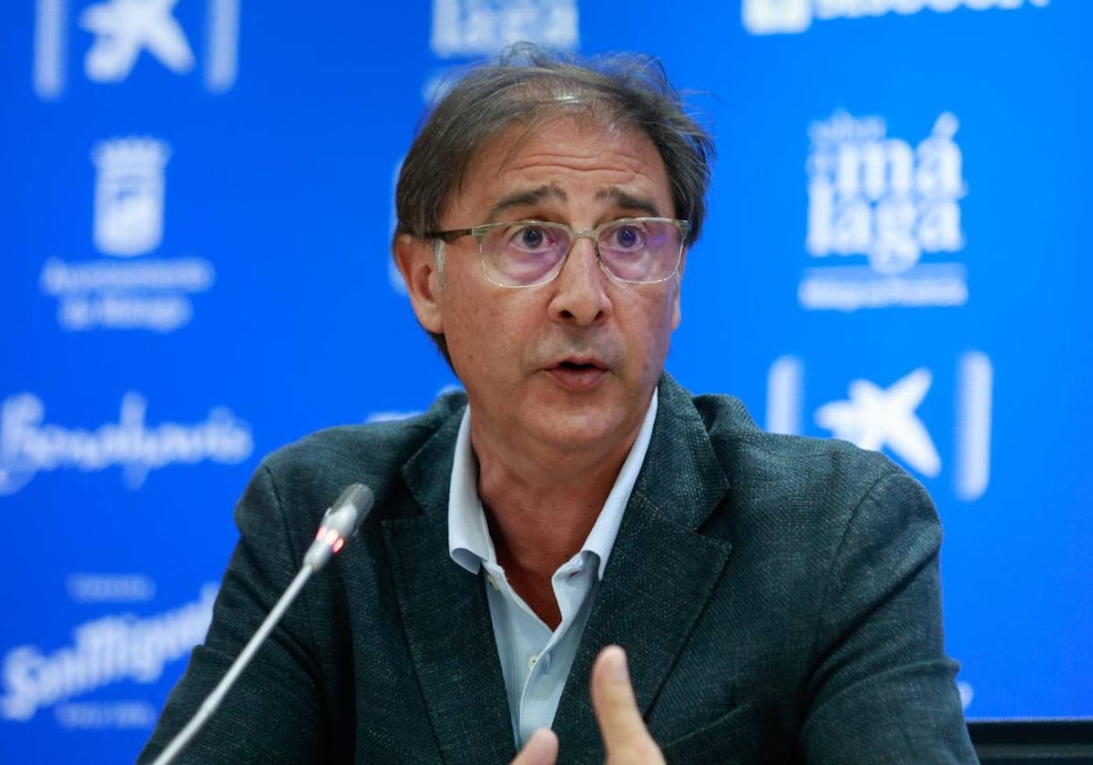 Loren Juarros, en la presentación de Jokin Gabilonfo, Alfonso Herrero y Juanpe Jiménez.