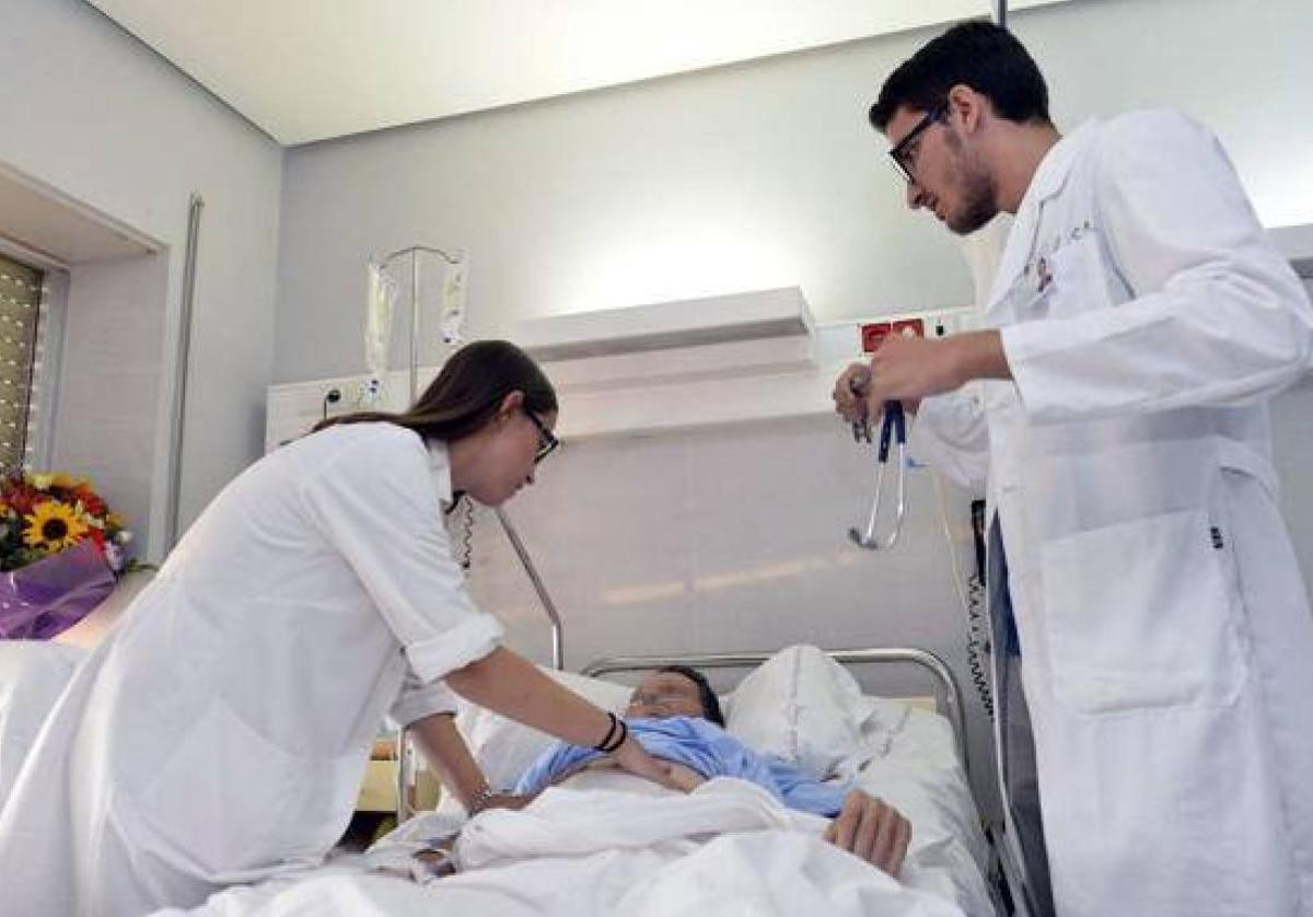 Andalucía aplaude el aumento de plazas en Medicina pero pide más MIR