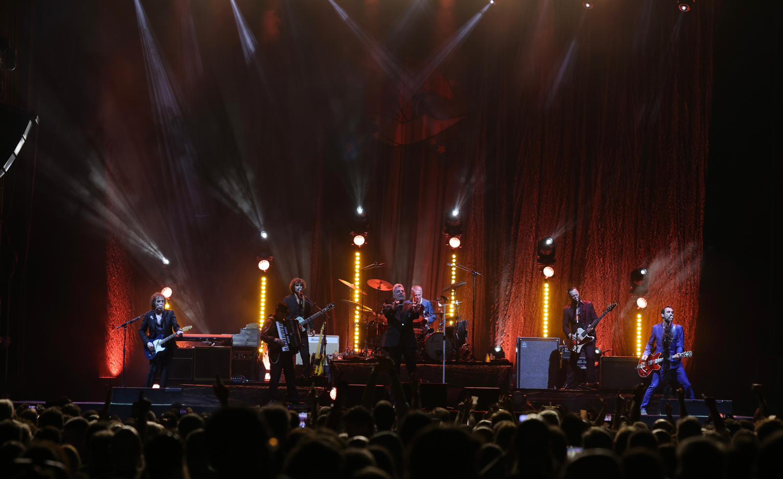Loquillo reivindica el rock en su concierto en La Malagueta