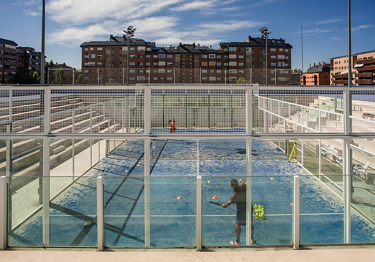 La Ciudad de la Raqueta de Madrid dispone de 39 pistas.