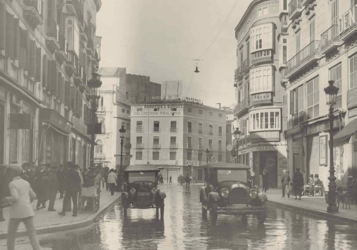 Calle Larios en los años veinte.