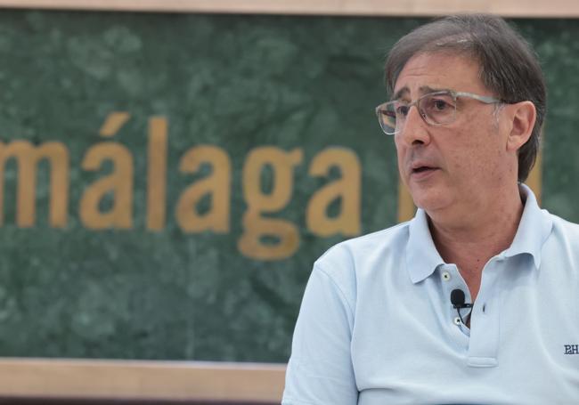 Imagen de archivo del director deportivo del Málaga, Loren Juarros, en una entrevista para este medio en la sala de prensa de La Rosaleda.