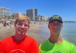 Freddie y Jorge, los dos jóvenes surfistas que ayudaron a rescatar a una pareja de bañistas en Marbella.