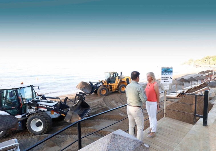 Marbella aporta una remesa de 120.000 metros cúbicos de arena a las playas de la ciudad