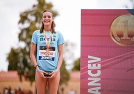 Las atletas del Club Nerja Una Stancev y Herminia Parra, oro y plata en el Campeonato de España