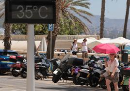 Calor en Málaga capital este martes.